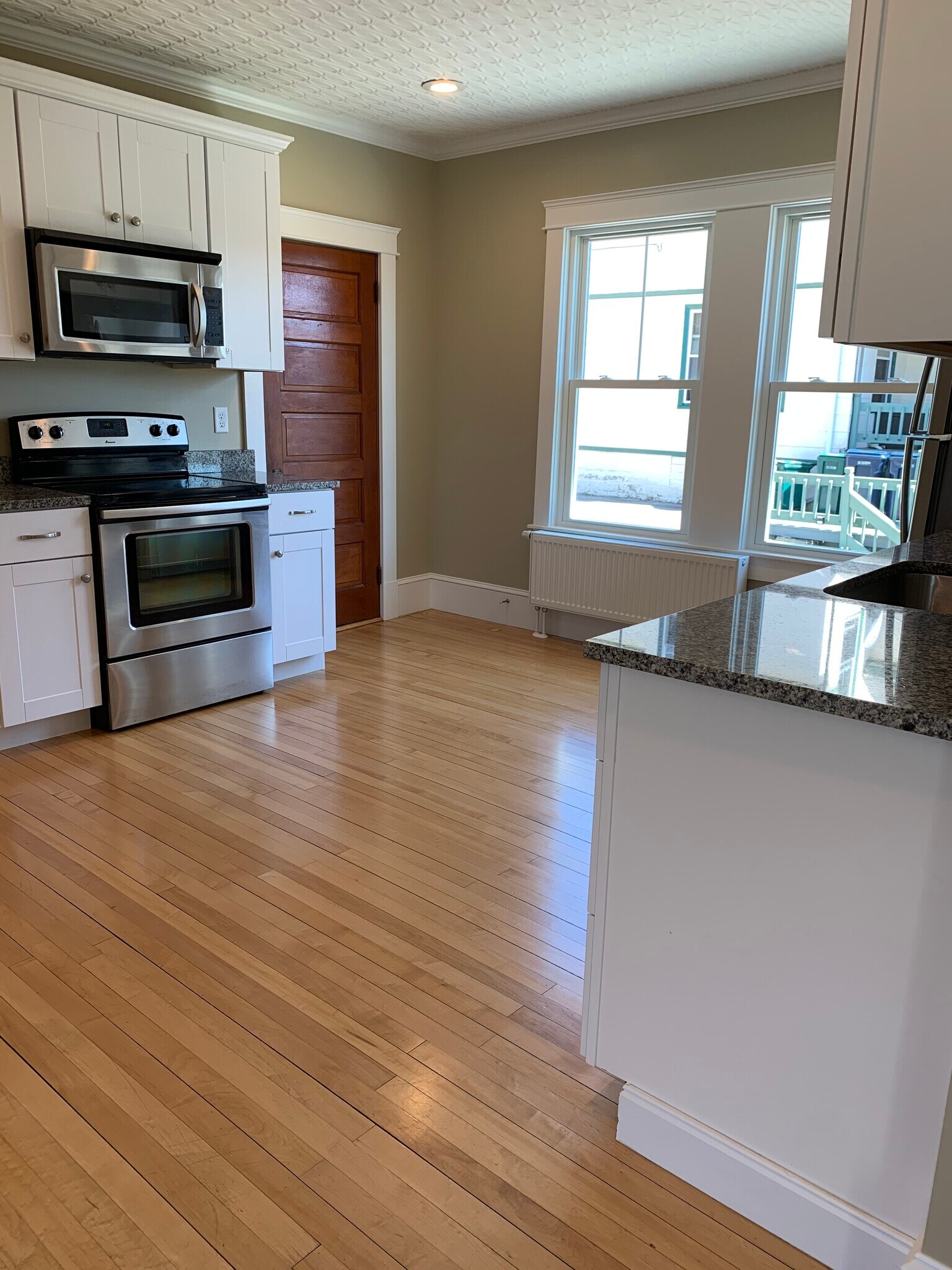 Building Photo - 15 Orchard St