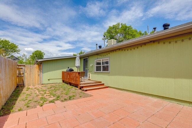 Building Photo - Charming 2Bed 2bath House in Denver