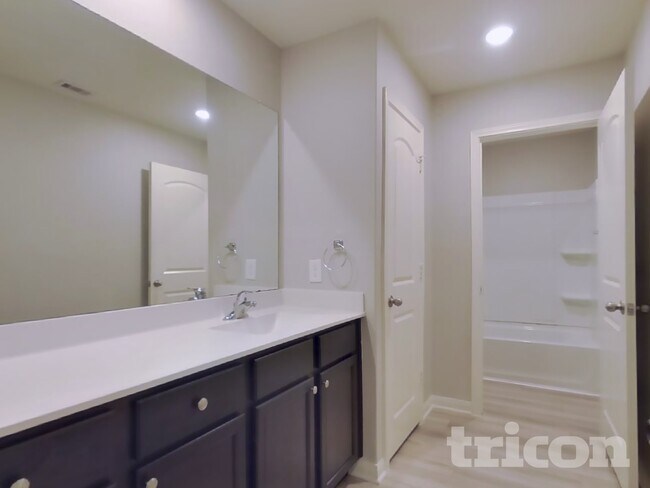 Building Photo - 23112 Shakespeare Dr