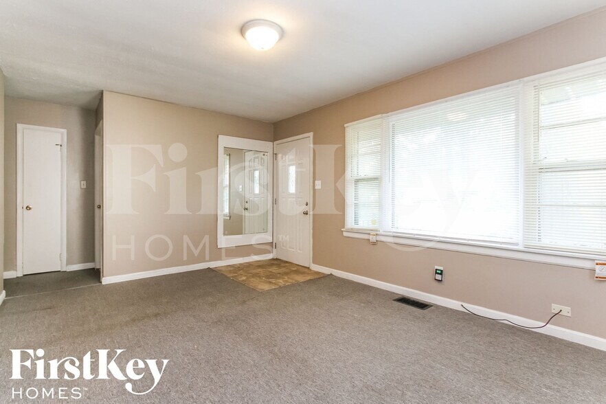 Building Photo - 3605 N Sadlier Dr