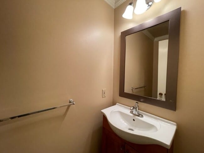 Building Photo - Wonderful 2 story 2 bedroom, 1.5 bath town...