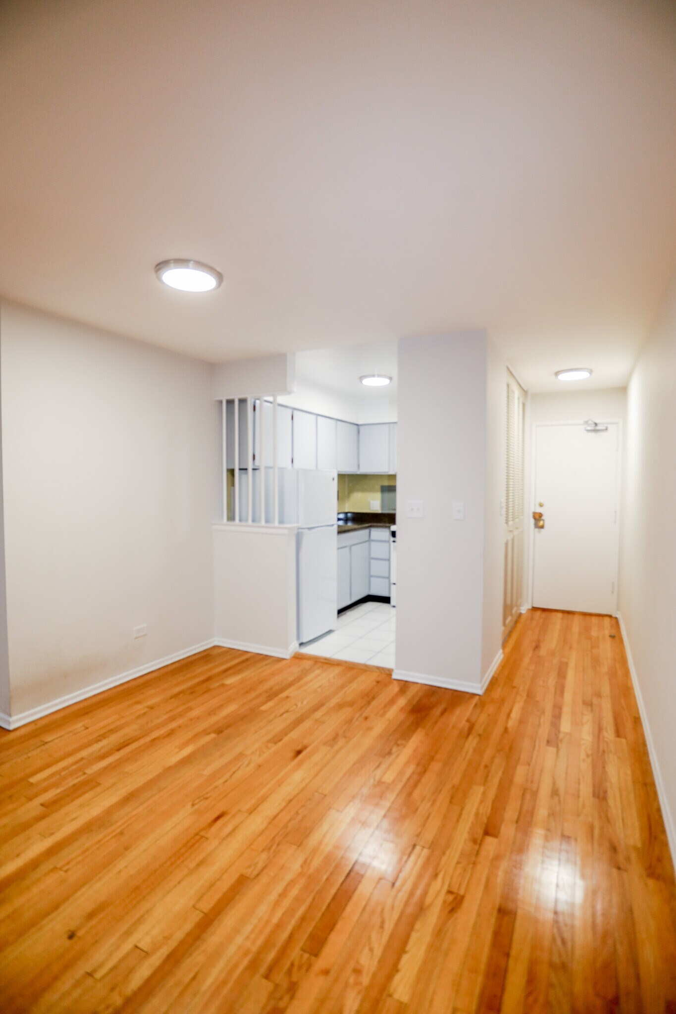 Building Photo - 6161 N Winthrop Ave