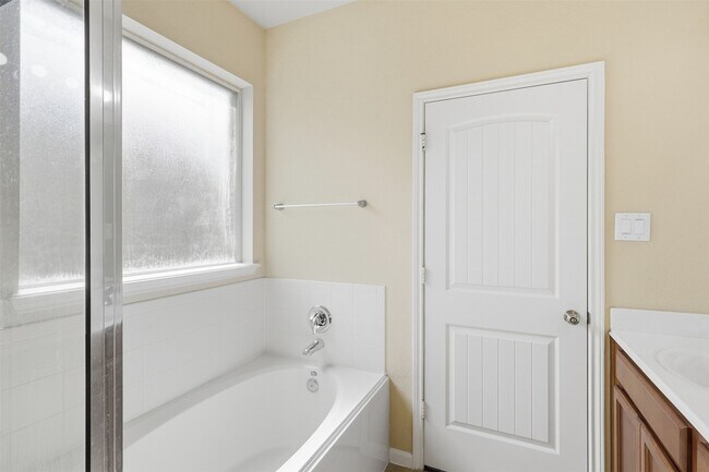 Building Photo - 8911 Headstall Dr