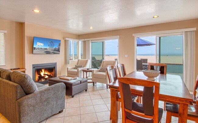 Building Photo - 3703 Seashore Dr