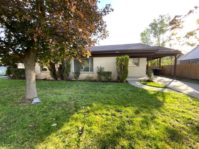 Building Photo - 4523-4525 S 600 E
