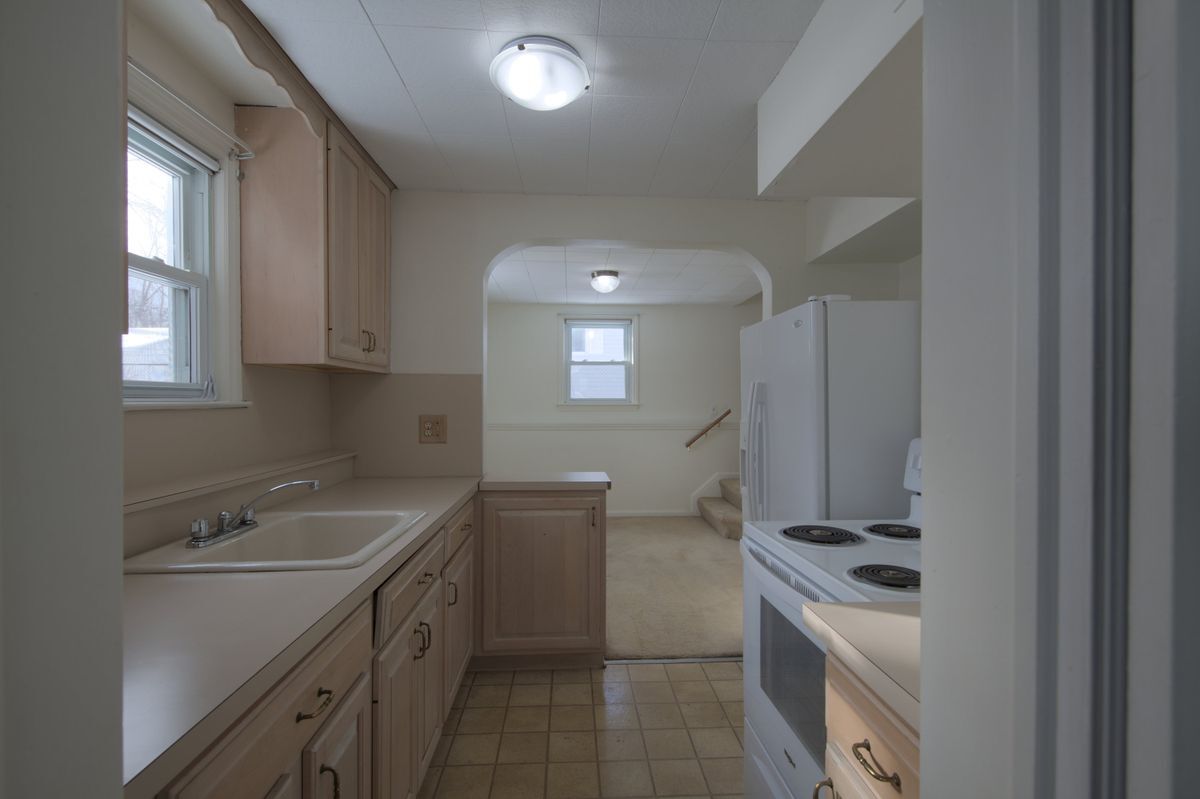 Building Photo - 9249 Whitall Ln