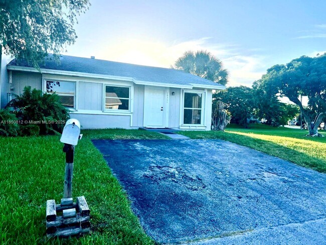 Building Photo - 10361 SW 209th Ln