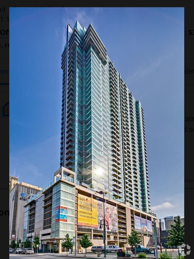 Building Photo - Incredible 2 Bedroom High Rise in Downtown...