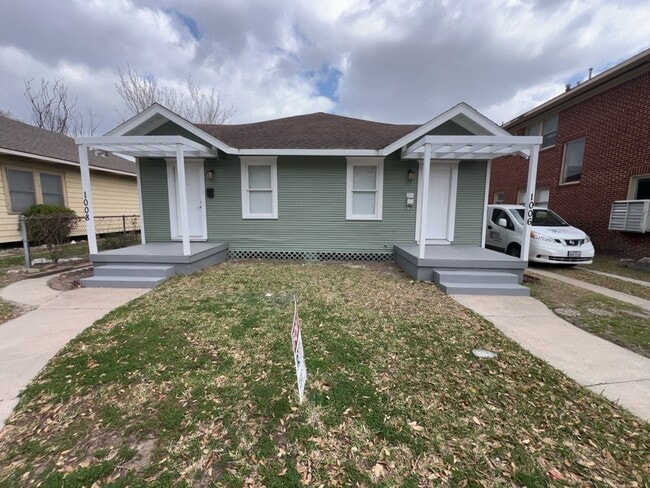 Building Photo - 1008 Studewood St