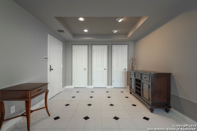 Building Photo - 7701 Wurzbach Rd