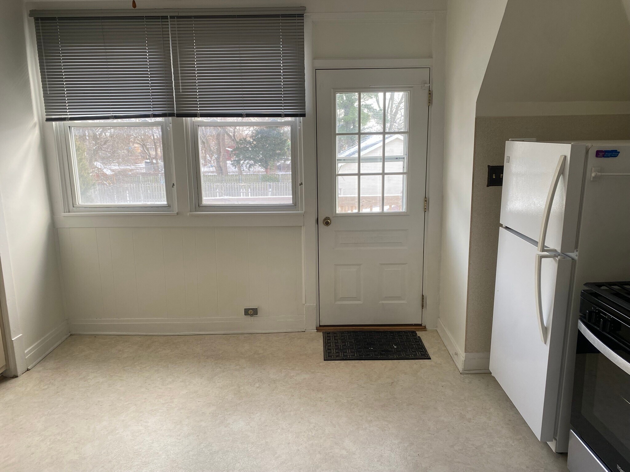 Building Photo - 3337 W 114th St