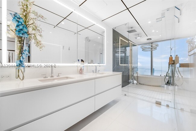 Building Photo - 300 Biscayne Blvd