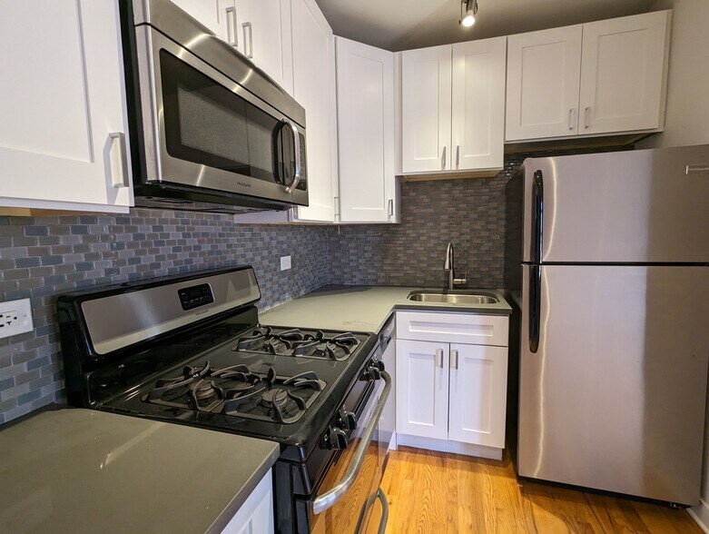 Building Photo - 2430 N Kedzie Blvd