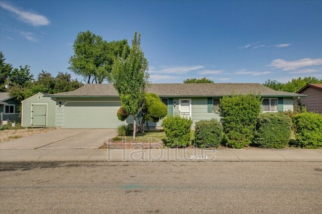 Primary Photo - 2924 S Holden Ave
