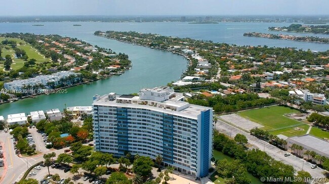 Building Photo - 7441 Wayne Ave