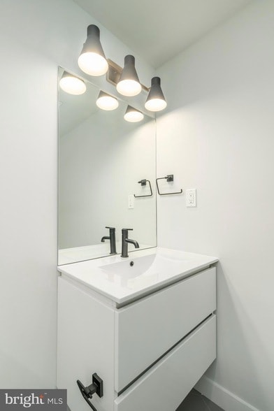 Building Photo - 1102 Germantown Ave