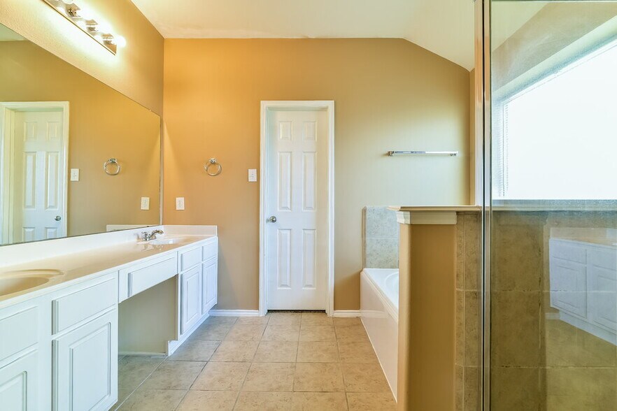 Building Photo - 7407 Blossommist Ln