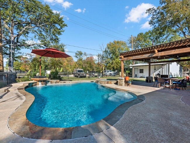 Building Photo - 712 Barbara St