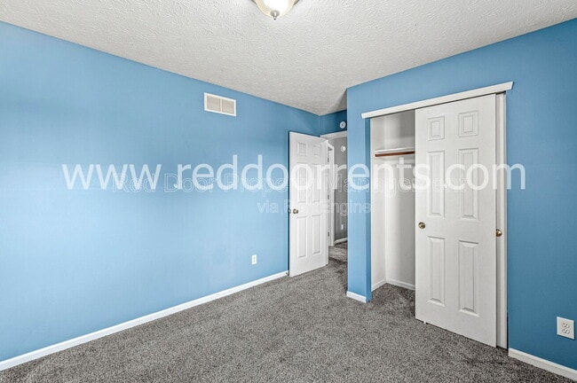 Building Photo - 1522 Lake Point Ln N