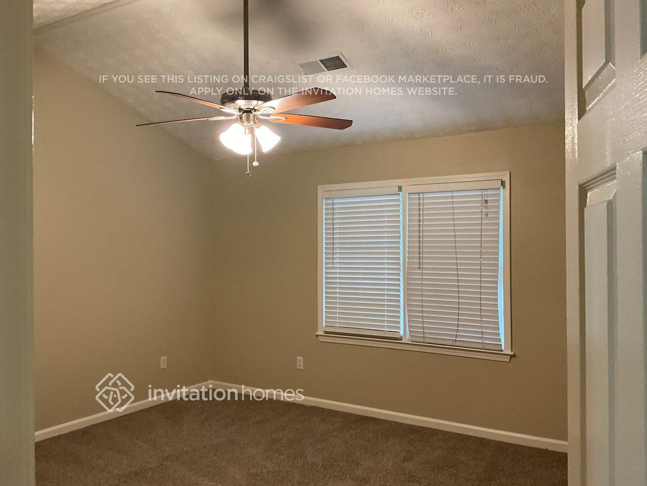 Building Photo - 2849 Meadow Dr