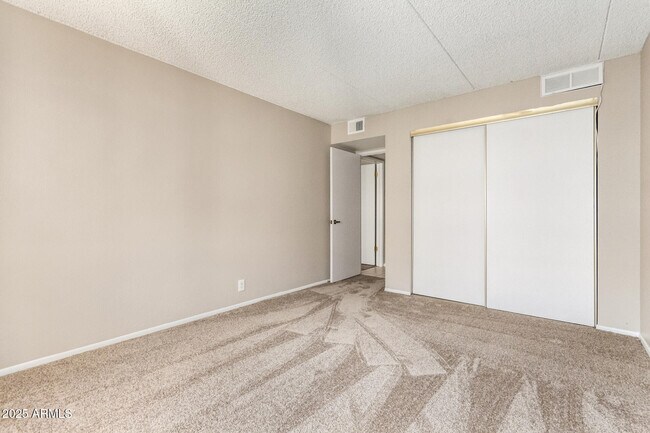 Building Photo - 7930 E Camelback Rd