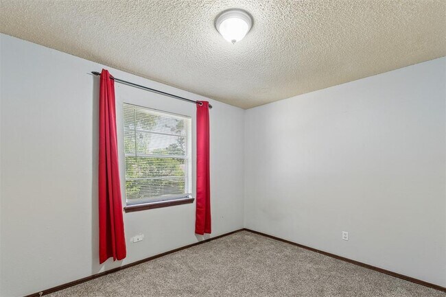 Building Photo - 3401 E Noble Dr