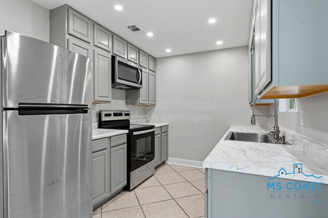 Building Photo - 472 Ginger Dr