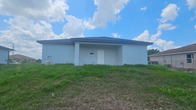 Building Photo - LOCATION LOCATION LOCATION! BRAND NEW HOME...