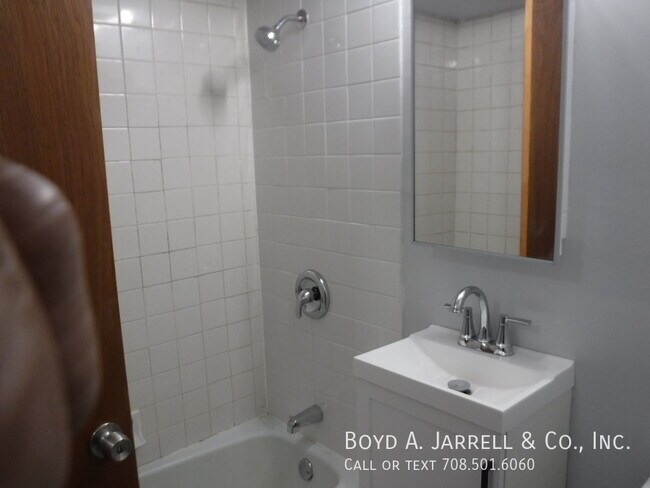 Building Photo - 12401 Honore-041 05