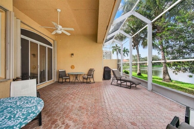 Building Photo - 15845 Vivanco St