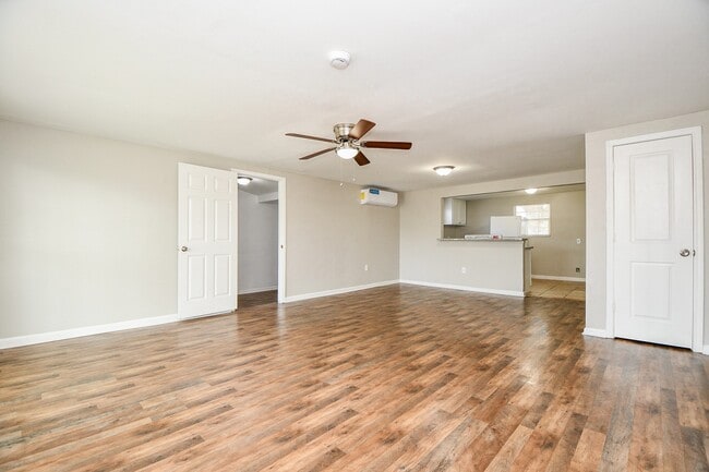 Building Photo - 2928 Wayne St