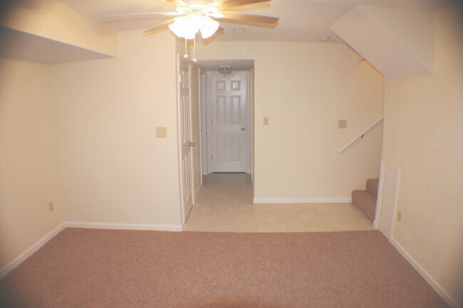 LOWER LEVEL - 2820 Independence St