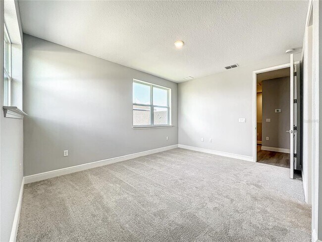 Building Photo - 13181 McMillan Dr