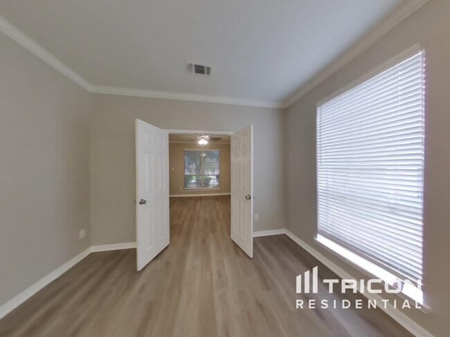 Building Photo - 8128 Mt Shasta Cir