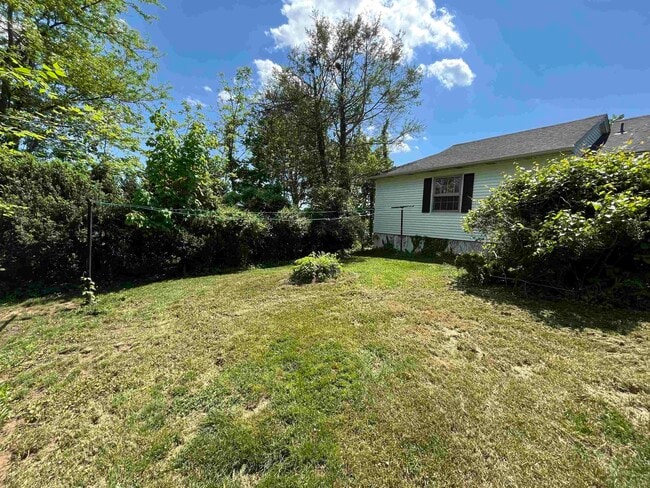 Building Photo - 226 Orchard Ln
