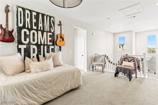 Building Photo - 10331 Western Pine Ave