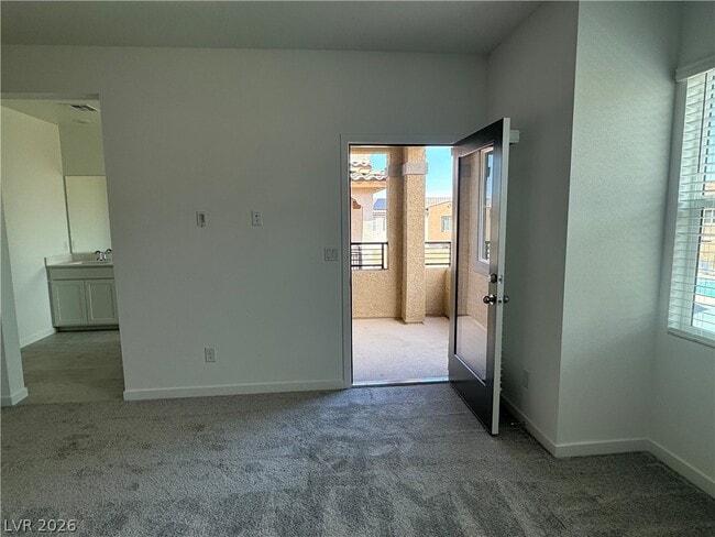 Building Photo - 2552 Venetia Pointe St