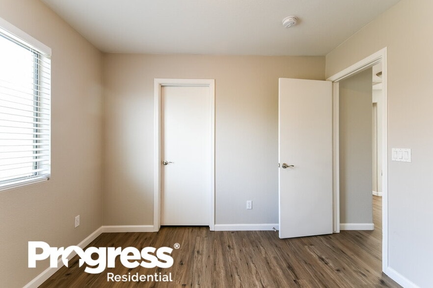Building Photo - 40915 N Barnum Way