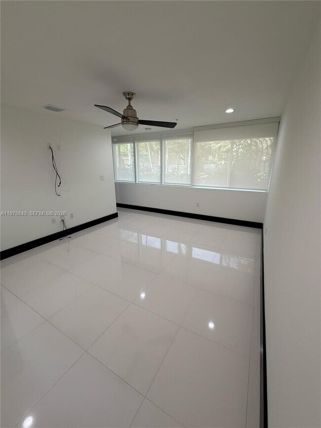 Building Photo - 2699 Tigertail Ave