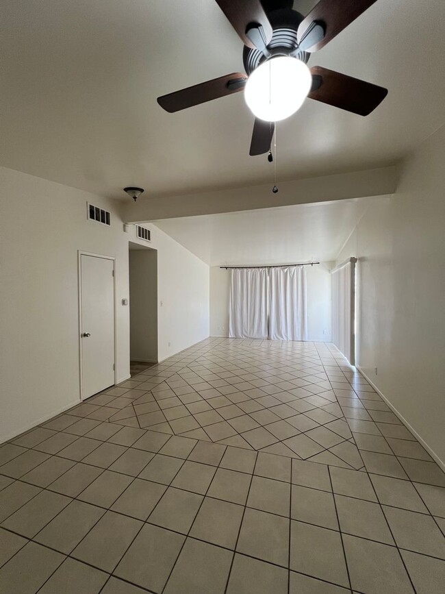 Building Photo - (APPLICATION PENDING) West Lancaster Home