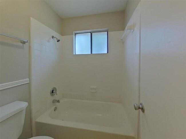 Building Photo - 5511 Fairview Forest Dr