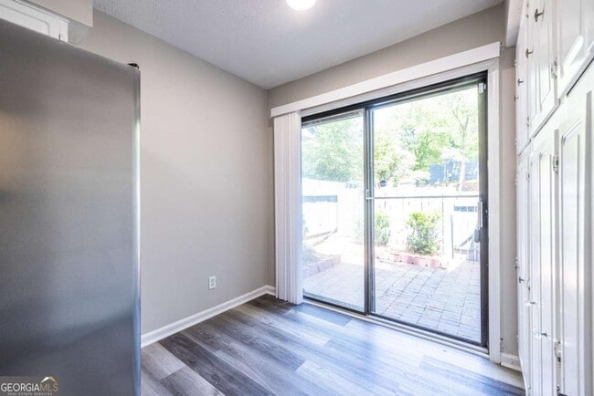 Building Photo - 1010 Mariners Ct