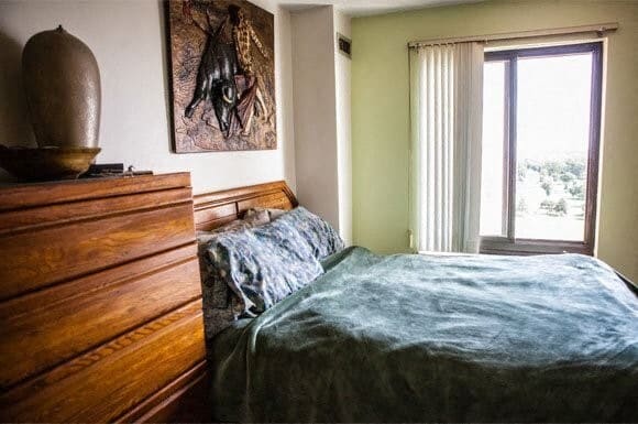 Building Photo - 8330 E Jefferson Ave