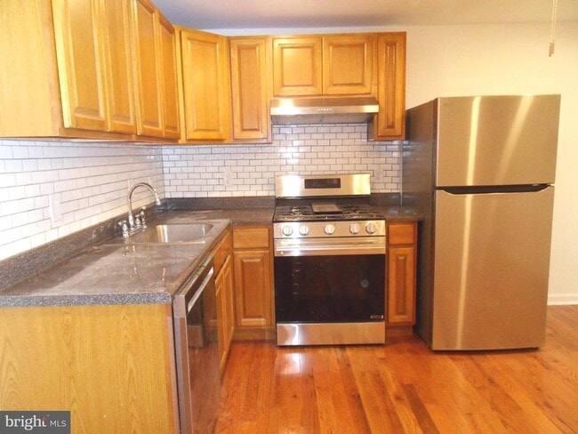 Building Photo - 160 Cotton St