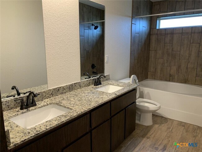 Building Photo - 2412 Alterman Dr