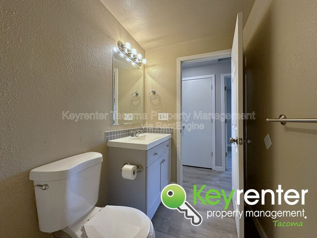 Building Photo - 2215 N Madison St