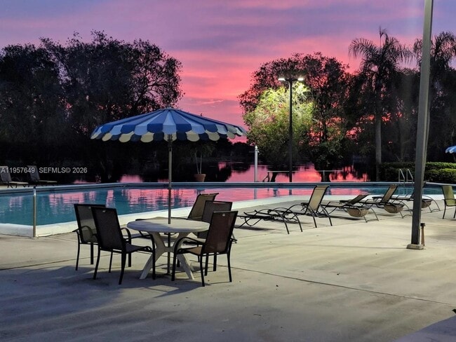 Building Photo - 369 Lakeview Dr