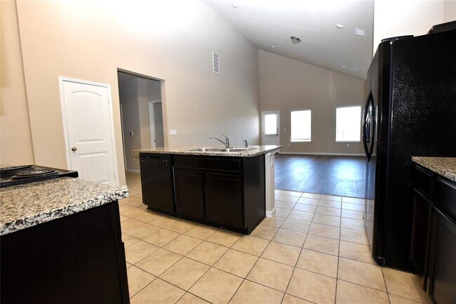 Building Photo - 5725 Roderick Dr