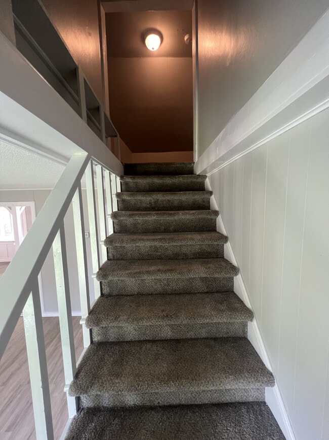 Building Photo - 315 E Park Dr