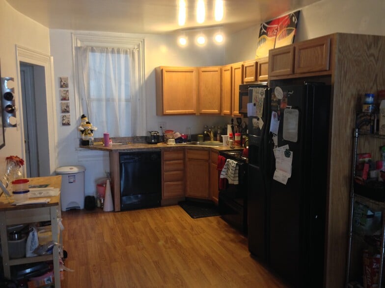 Primary Photo - 147 S 16th St